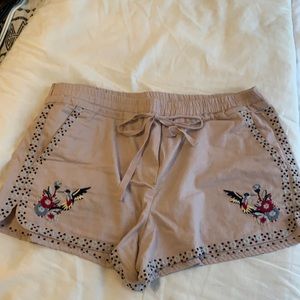 Cute shorts, Mauve color, size Large, Loft